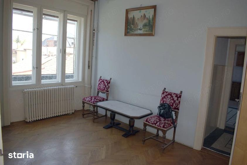 Apartament cu 4 camere în Central
