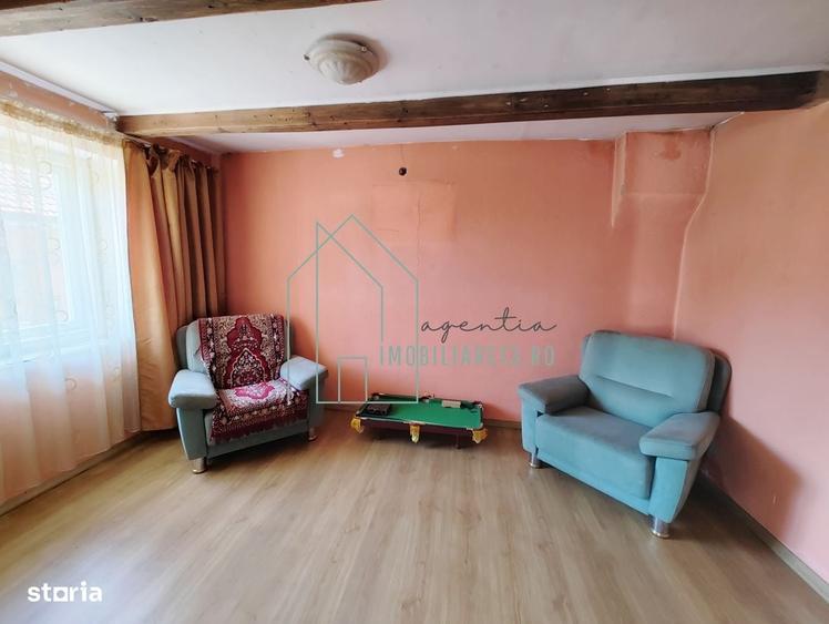 Casă cu 4 camere în Cut
