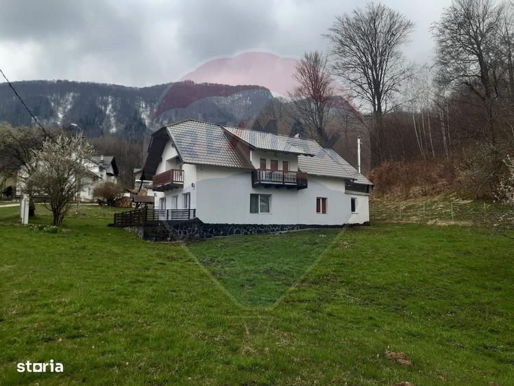 Casă cu 4 camere în Predeluț