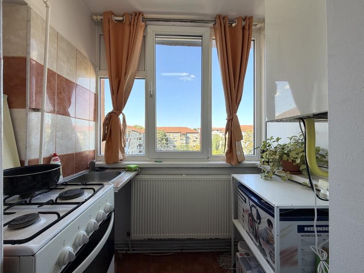 Apartament cu 2 camere decomandat, mobilat în Aradului