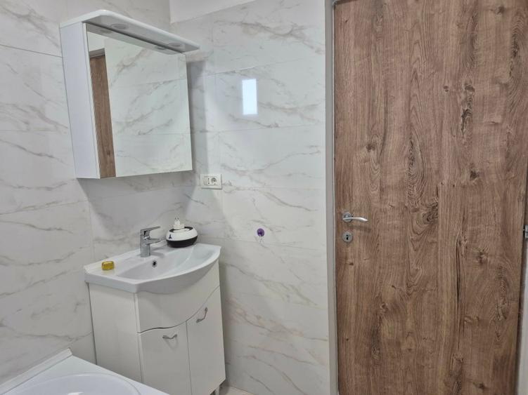 Apartament cu 2 camere semidecomandat, mobilat în Micălaca