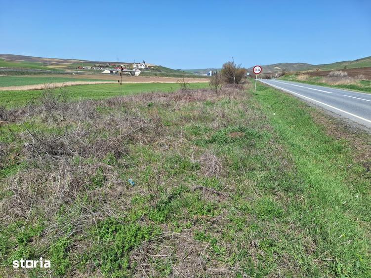 Teren de 52600 mp, în Unirea