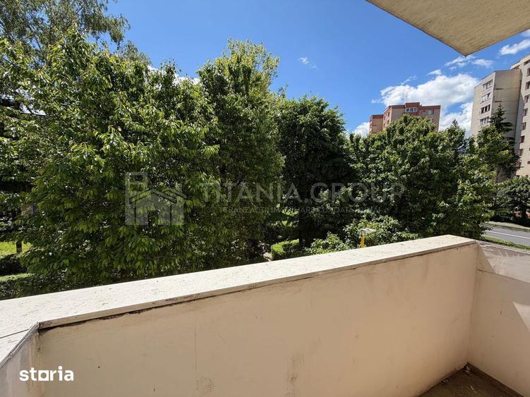 Apartament cu 3 camere semidecomandat în Astra