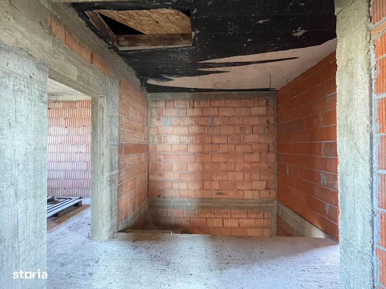 Casă cu 4 camere în Central