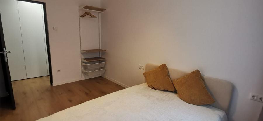 Apartament cu 3 camere decomandat în Gruia