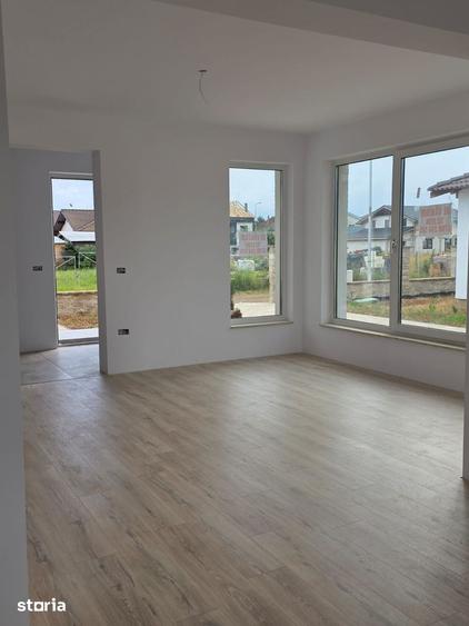 Casă cu 4 camere cu Teren 430 Mp în Central