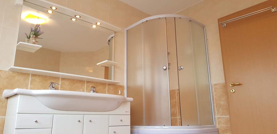 Duplex cu 4 camere cu Canalizare în Trei Stejari