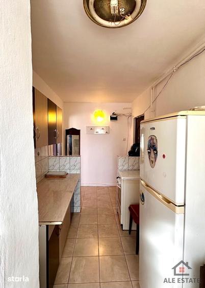 Apartament cu 3 camere semidecomandat în Micro 1