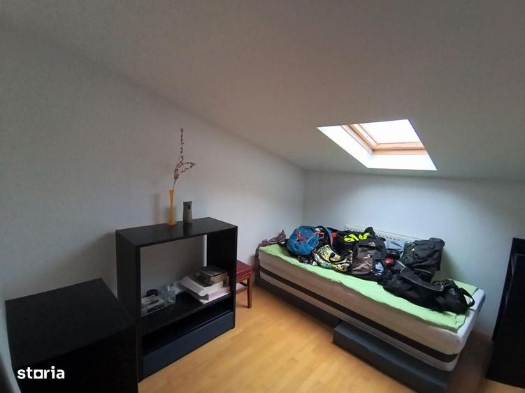 Apartament cu 4 camere în Roșu