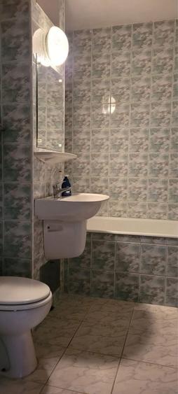 De Vanzare Apartament 4Camere Exercitiu Sup 80 mp Etaj 3/4 loc de parcare 125.000 - 2