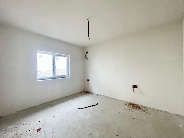 Duplex cu 3 camere cu Canalizare în Moșnița Nouă