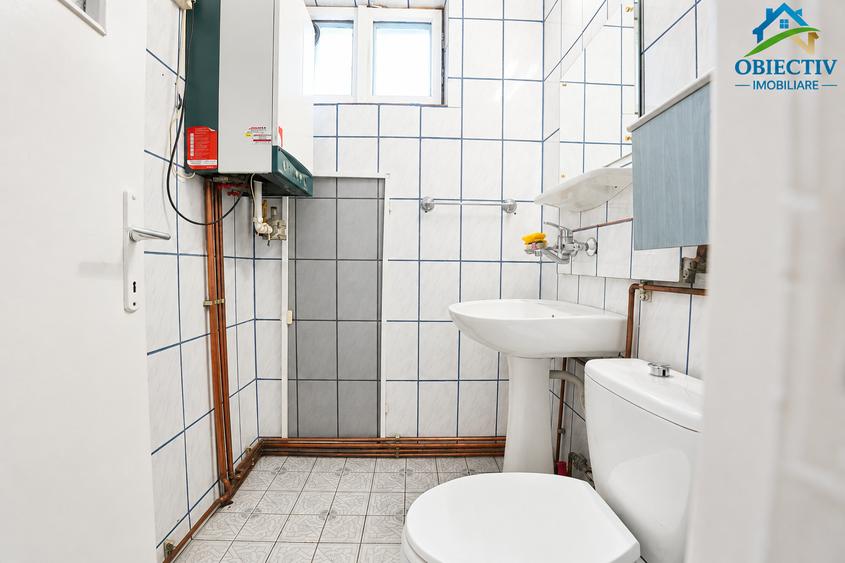 Apartament cu 4 camere decomandat în Central