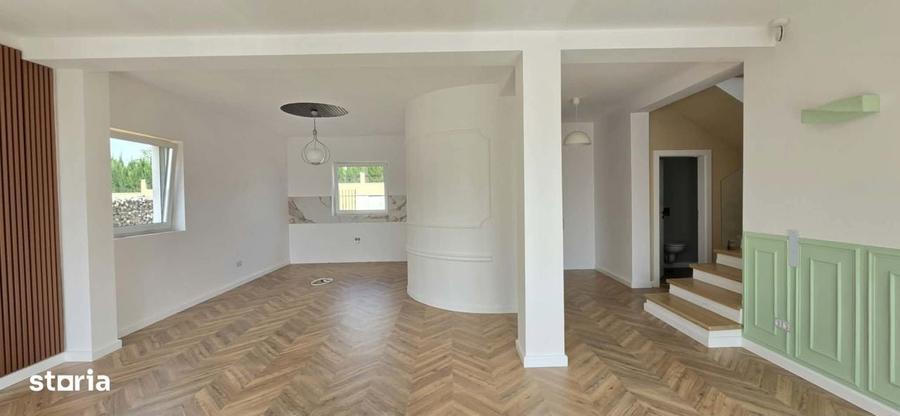 Casă cu 3 camere semidecomandat în Paleu