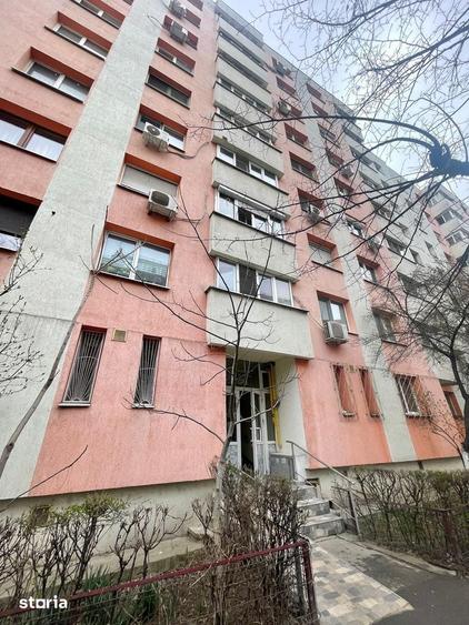 Apartament cu 3 camere, mobilat în Tei