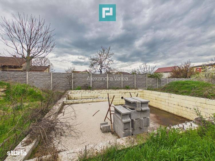 Casa P+M la rosu cu 767 mp teren - Parneava