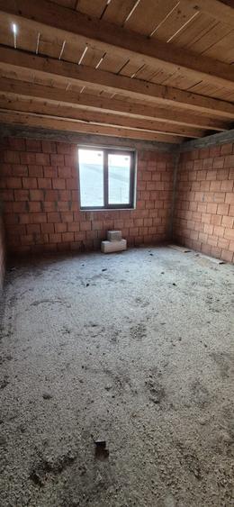 Casă cu 4 camere în Ciritei