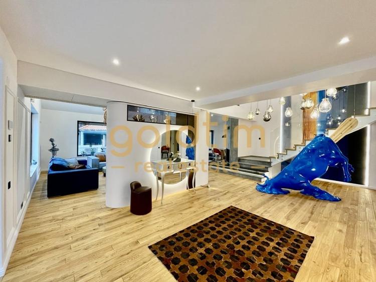 Casă individuală cu 6 camere cu Canalizare în Pipera