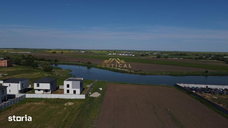 Teren de 450 mp, în Vidra
