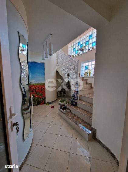 Casă cu 5 camere cu Teren 3800 Mp în Bănești