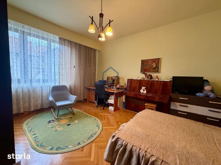 Casă cu 3 camere cu Teren 328 Mp în Central