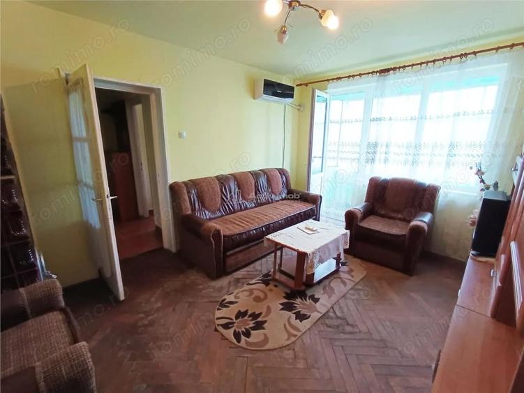 Apartament cu 2 camere semidecomandat, mobilat în Nord