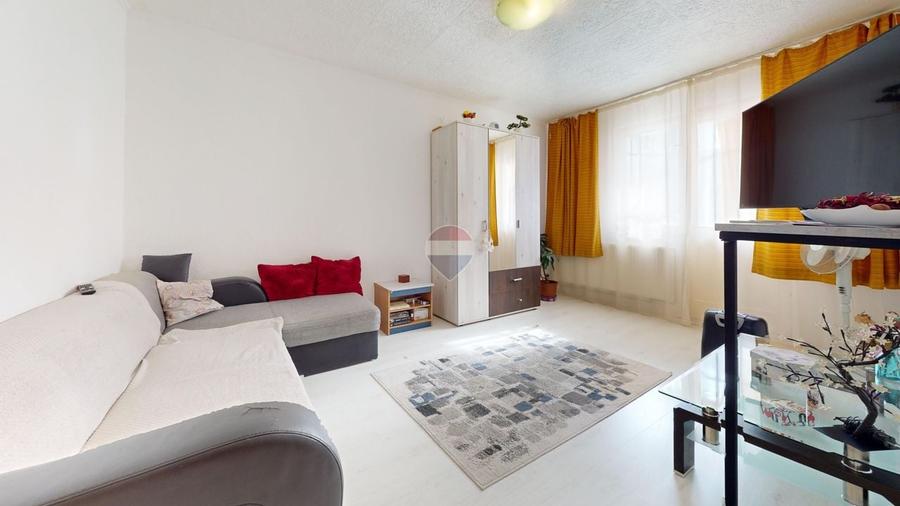 COMISION 0% Apartament cu 3 camere de vânzare, Decomandat, Sacele - 1