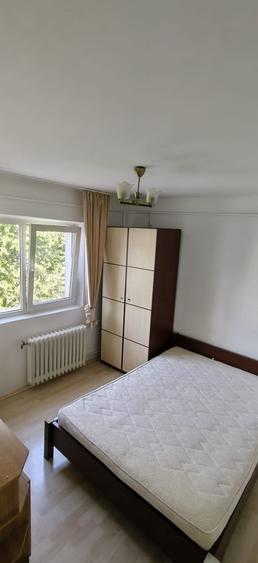 Apartament cu 2 camere decomandat în Nicolina