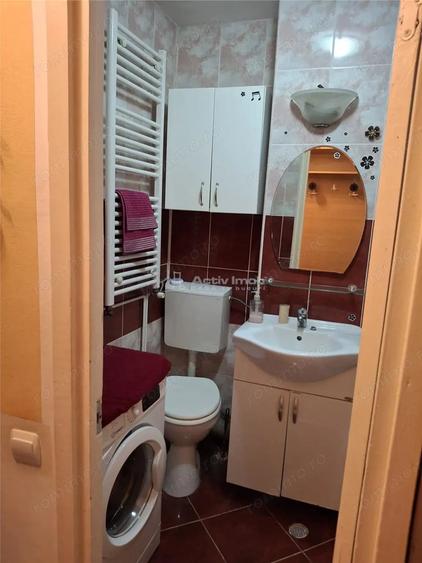 Apartament cu 3 camere semidecomandat în Micro II