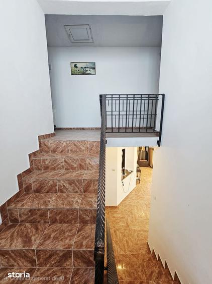 Casă cu 5 camere cu Teren 1700 Mp în Ariceștii Rahtivani