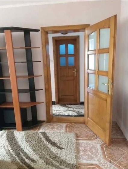 Apartament cu 3 camere decomandat în Micro 16