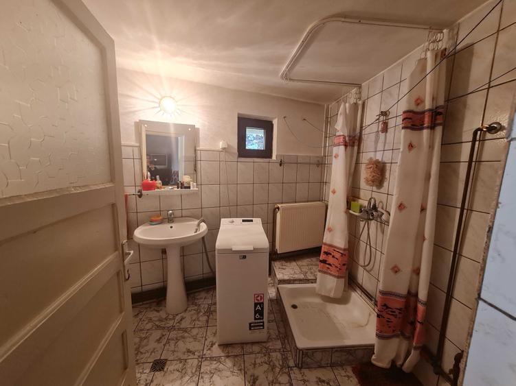 Casă cu 2 camere în Central