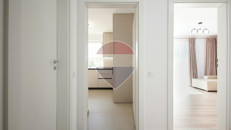 Apartament cu 2 camere decomandat, mobilat în Tractorul