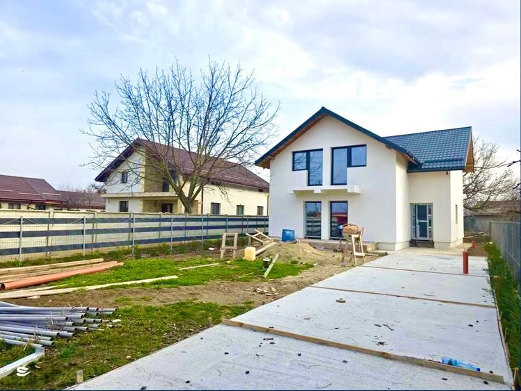 Casă individuală cu 4 camere cu Teren 700 Mp în Căciulați