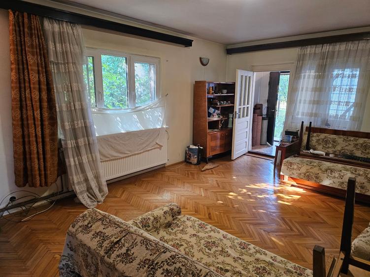 Casă individuală cu 3 camere cu Canalizare în Central