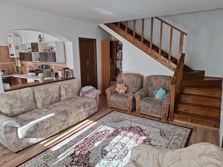 Casa ?i teren de vanzare in Gruiu - 1