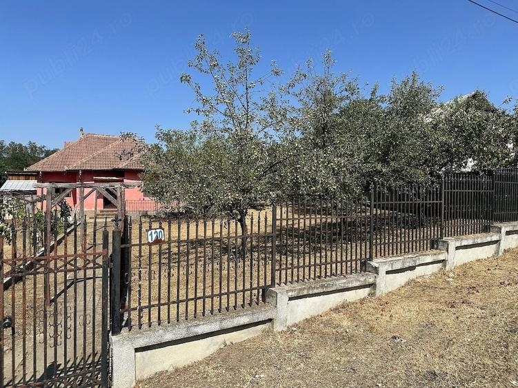 Casă cu 2 camere cu Teren 1594 Mp în Steic