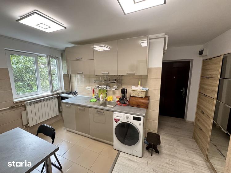 Apartament cu 3 camere în Vitan