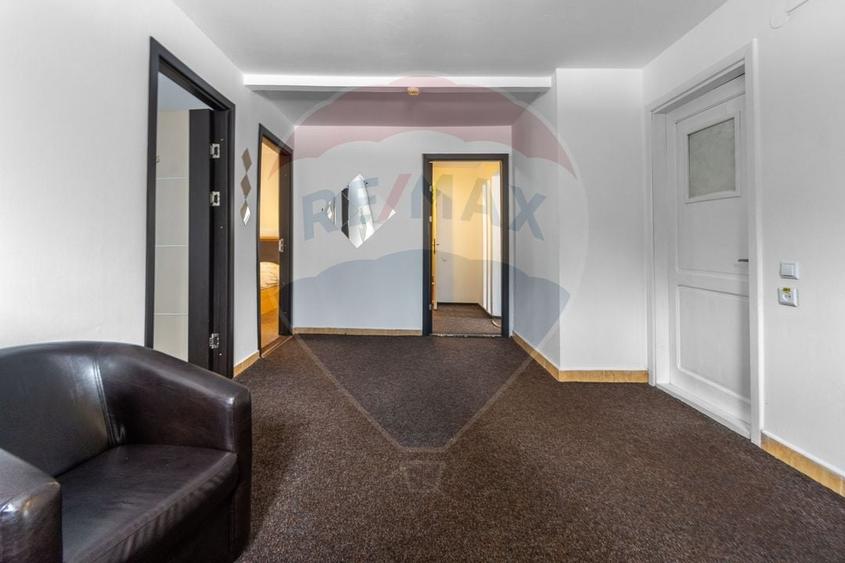 Hotel/Pensiune, de 404 mp, în Vlădeț - Trei Brazi
