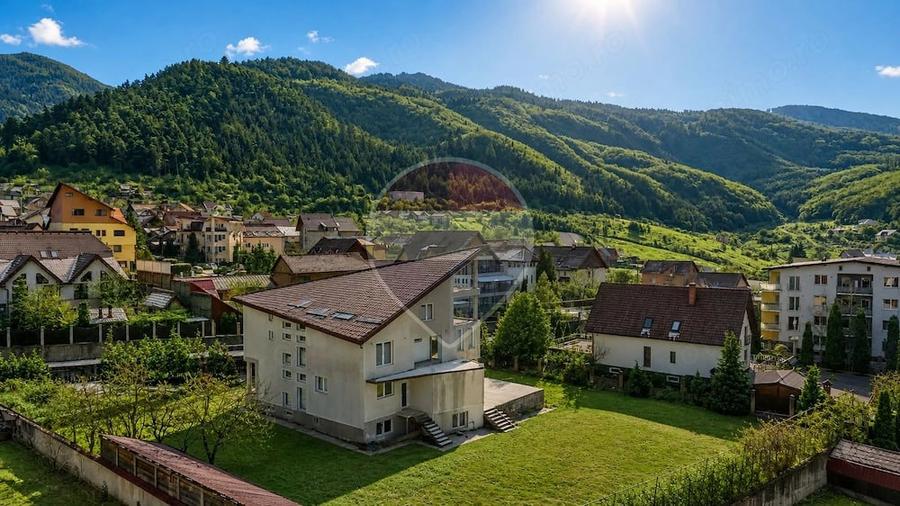 Casă cu Teren 1322 Mp în Bunloc