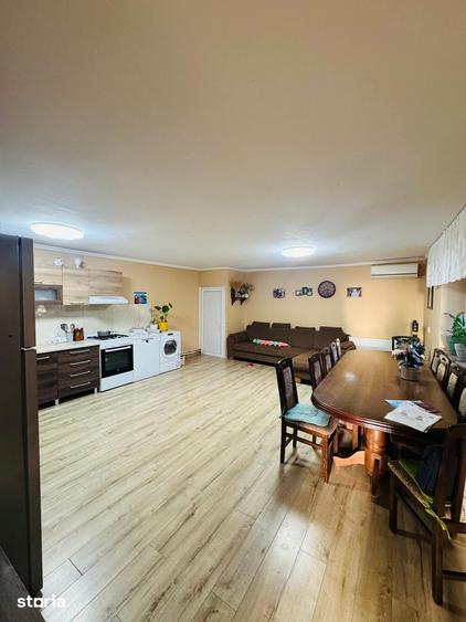 Casă cu 6 camere cu Teren 1085 Mp în Chișlaz