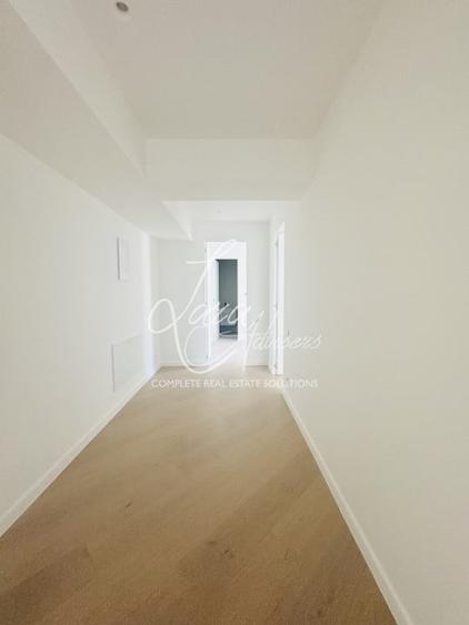 Apartament cu 4 camere semidecomandat în Barbu Văcărescu