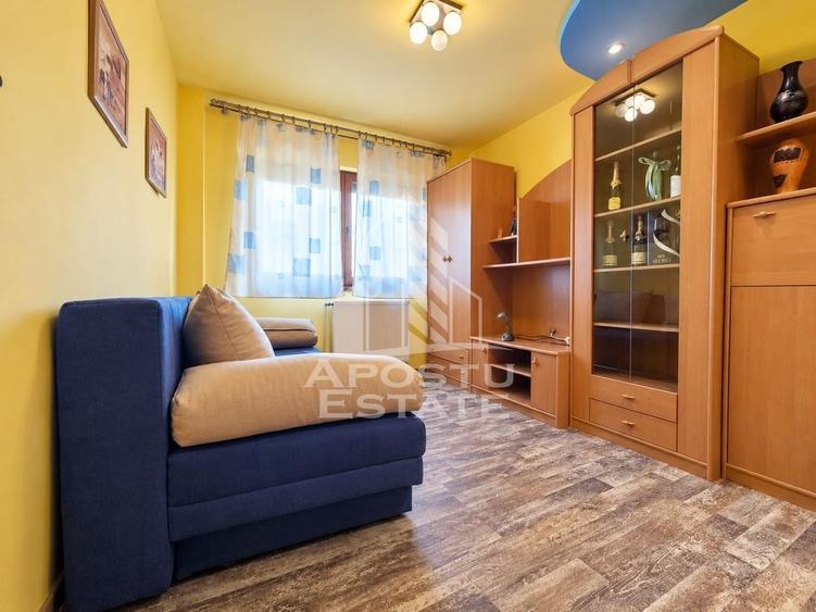 Apartament cu 4 camere decomandat, mobilat în Malul Mureșului