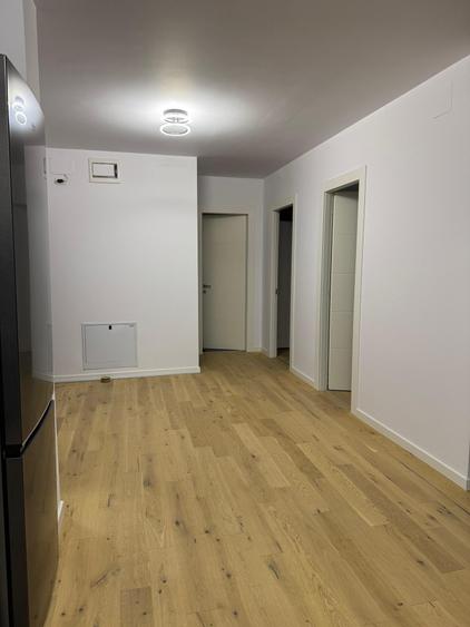Apartament cu 3 camere decomandat, mobilat în Splaiul Independenței