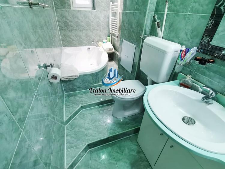 Apartament cu 2 camere decomandat în Central