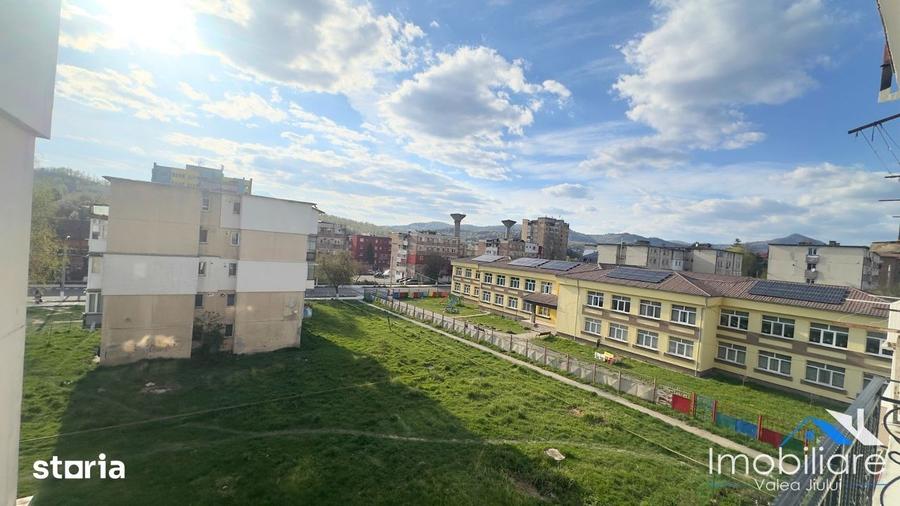 Apartament cu 3 camere în Petros
