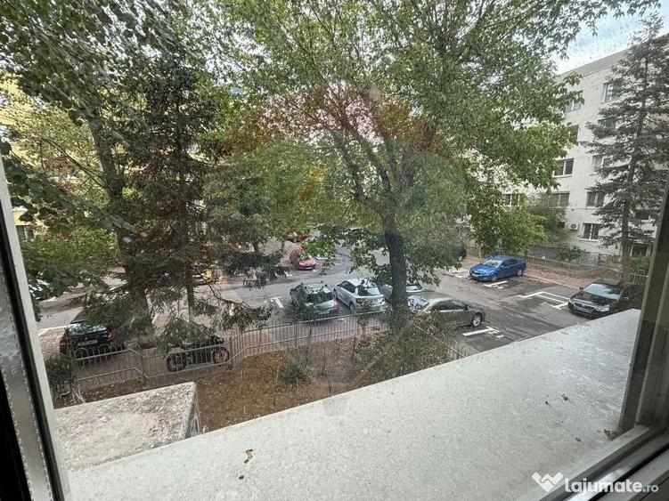 Apartament cu 3 camere decomandat în 1 Decembrie 1918