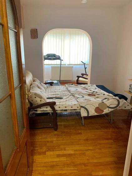 Apartament cu 4 camere decomandat în Central