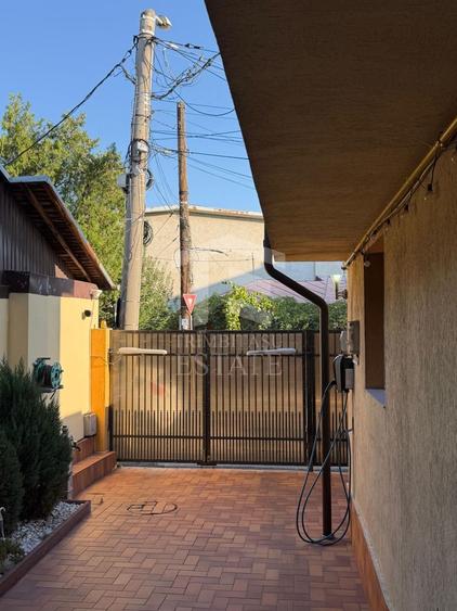 Casă individuală cu 5 camere cu Canalizare în Rahova