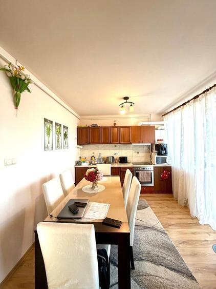 Apartament cu 3 camere decomandat în Central