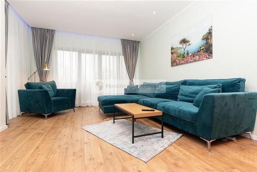 Apartament cu 3 camere semidecomandat, mobilat în Pipera